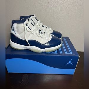 Jordan 11 win like 82 size 9 men’s